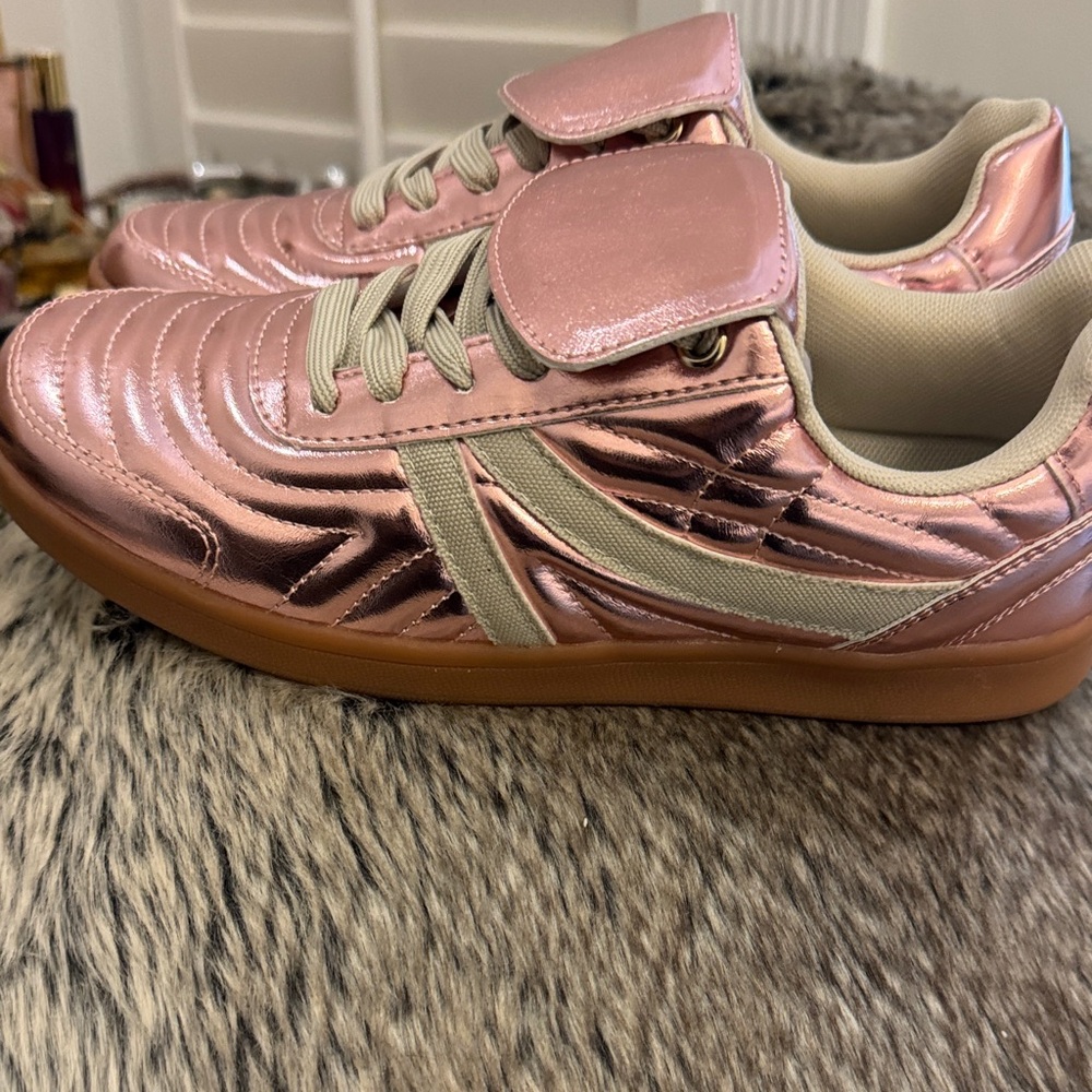 Stylish Pink Steve’s Madden tennis shoes in rose gold size 8